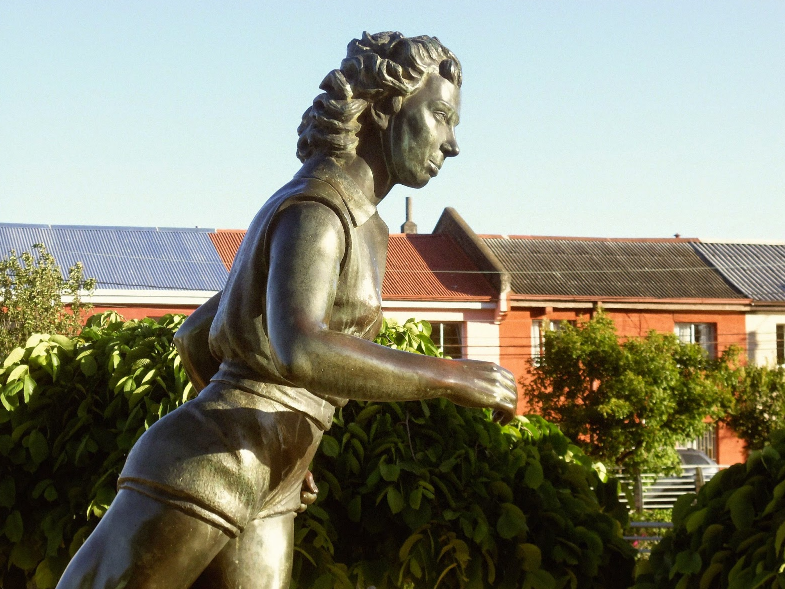 Monumento a Lisa Enriqueta Peter Teubner 